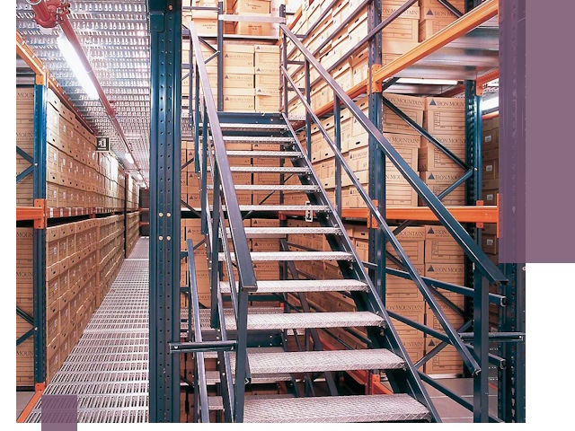 Лестницы складские прочные и безопасные под ключ в Орле