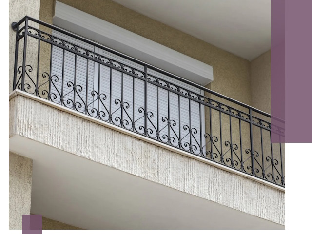 Балконные ограждения из металла и стекла в Орле для домов