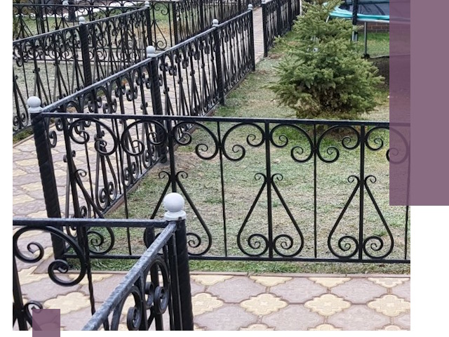Кованые газонные ограждения под ключ в Орле